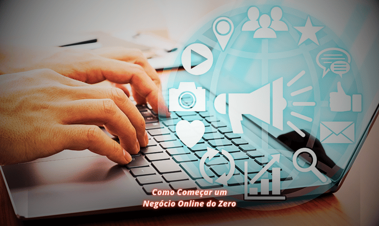 mãos femininas manuseiam o laptop em meios do marketing digital