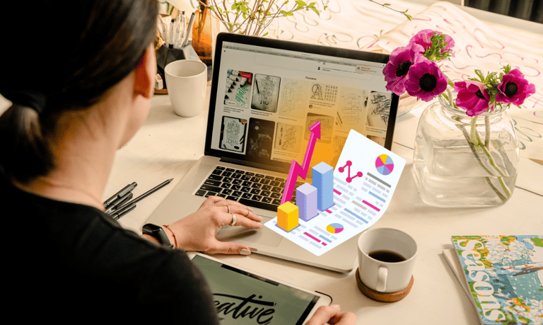 Mulher auferindo prosperidade em seu negócio digital