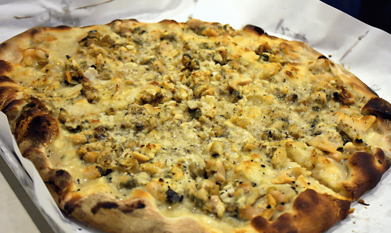 white-clam-pizza