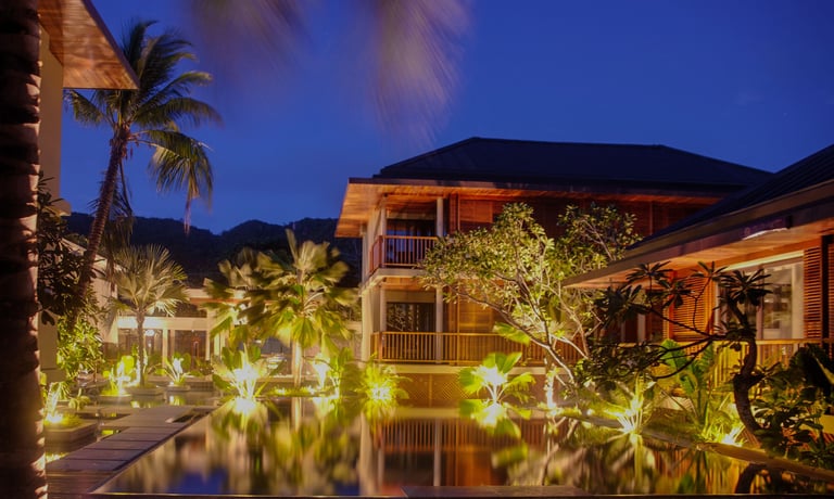 Dhevatara Beach Hotel (Praslin Island) - photos courtesy of Expedia