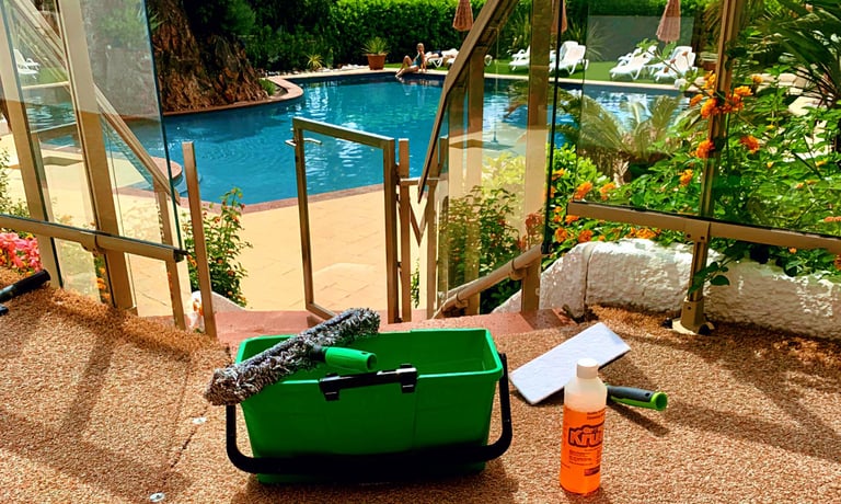CLS Cleaner nettoyage garde-corps vitré piscine