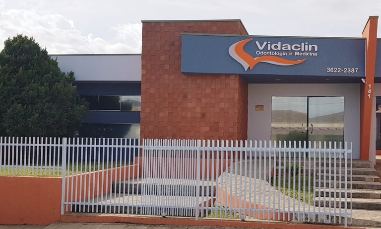 Fachada da Vidaclina, clínica odontológica e médica na Lapa PR