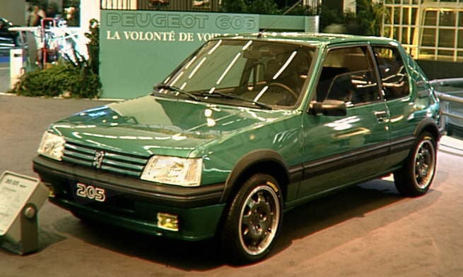 Peugeot 205 GTI Griffe dévoilée au salon de l'automobile (photo d'archives)