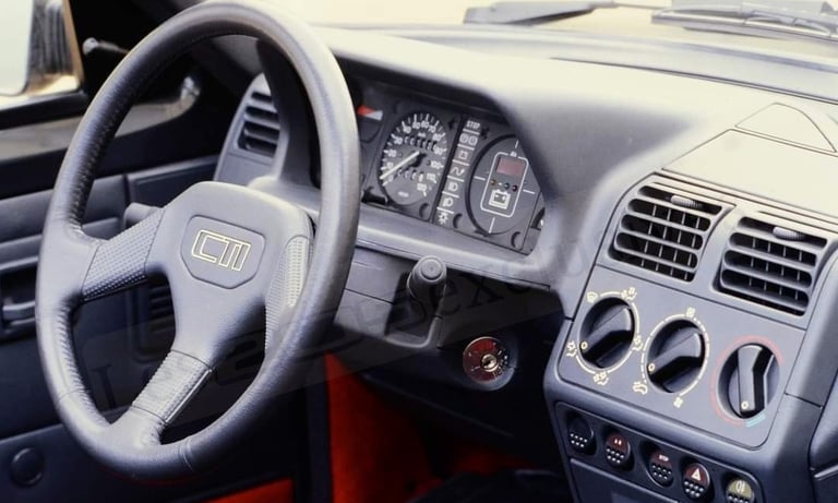 intérieur Peugeot 205 CTI electrique