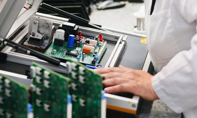 Omini applies ICT (In-Circuit Test) in PCB assembly for thorough functionality checks.