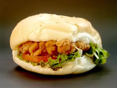 chicken-sandwich-with-lettuce
