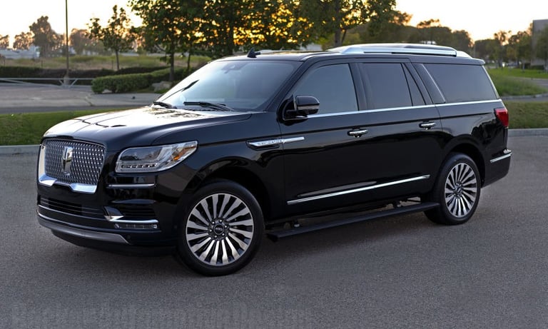 black-car-service-corporate-executive-airport