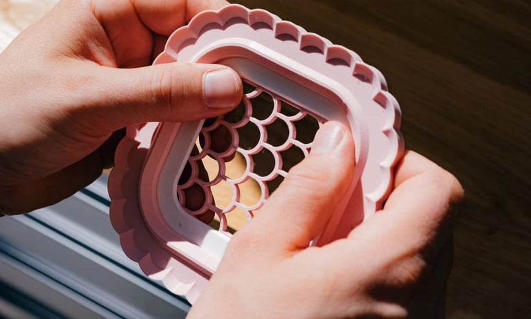 hand assembling 3D printable photo frame, simple DIY setup process