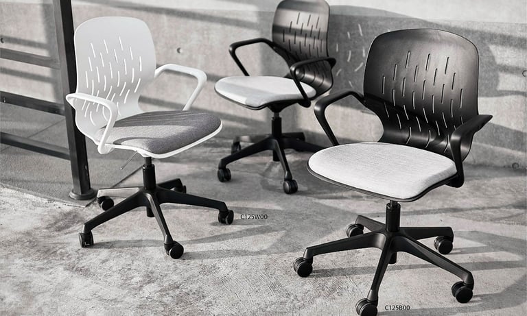 T125 swivel chair in black or white with seat upholstery