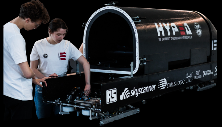 Two members of HYPED working on Poddy the 2nd