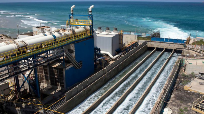 protection de l'eau traitée dans les stations de dessalement de l'eau de mer grâce aux shade balls