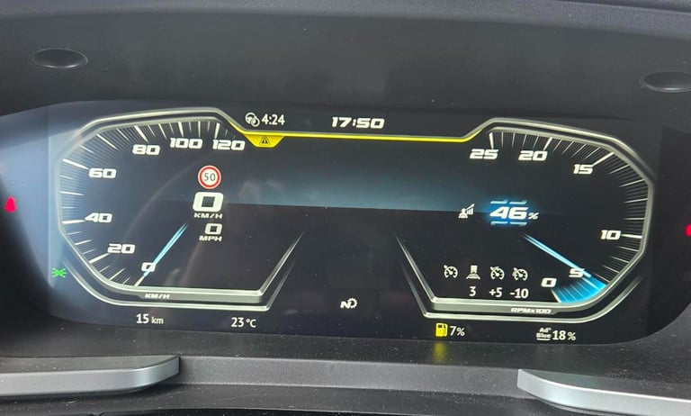 Containertransport im Hafen, LKW, Chassi für Überseecontainer, Tacho DAF XG+