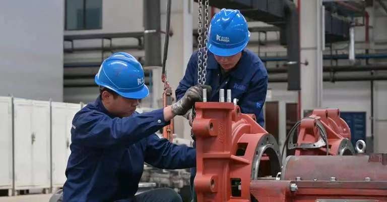 Yongtai Pump workshop equipment for pump machining and assembly