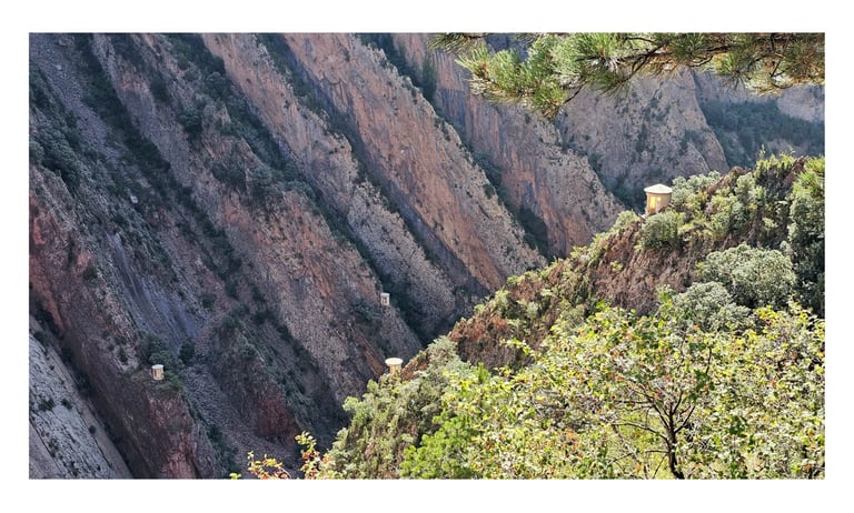 Lookout Towers, Canon de Sopeira photographed by NIKORU