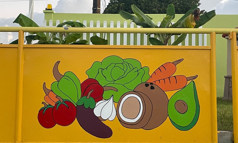 Peinture décorative représentant des légumes Guadeloupéens, crèche