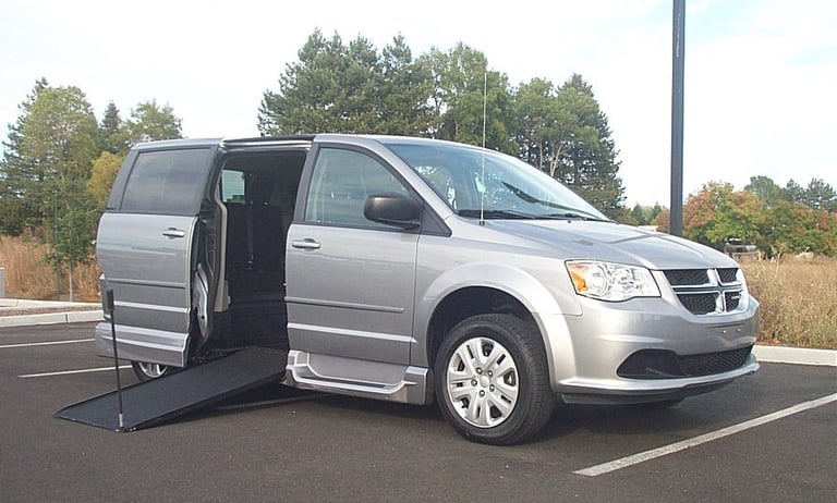 Dodge Grand Caravan SE with the VMI Northstar E Series-manual ramp 