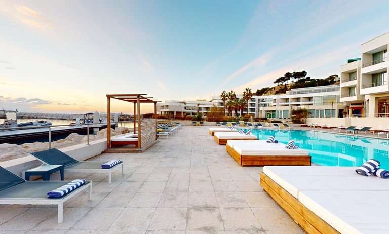seminaire marseille hôtel nhow piscine