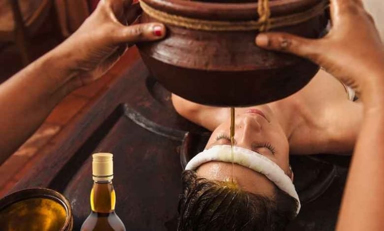 Sirodhara Ayurveda Treatment