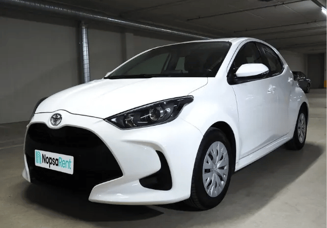 Toyota Yaris henkilöauto, Henkilöautot alkaen 8€/h, 19€/pv Helppo varaus ja avaimeton käyttö puhelimella.