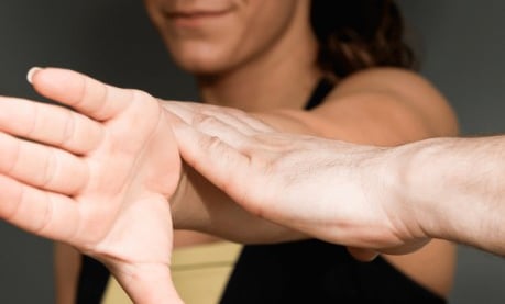 Urgence ostéopathique ave un insupportable au bras 