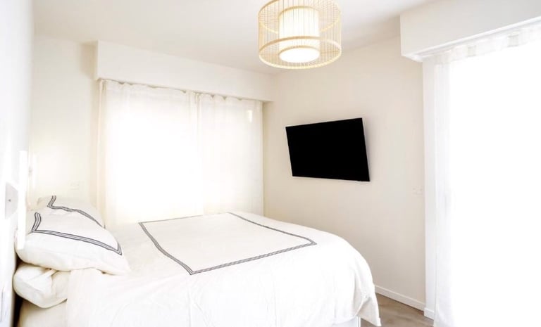 Terrasse sur toit avec vue mer dans un appartement à Saint-Tropez