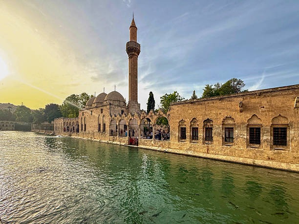 Rızvaniye Camii ve medresesi | Şanlıurfa Gezilecek Yerler