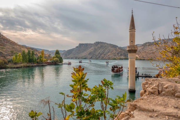 Sular Altında Kalmış Eski Halfeti Köyü | Şanlıurfa Gezilecek Yerler