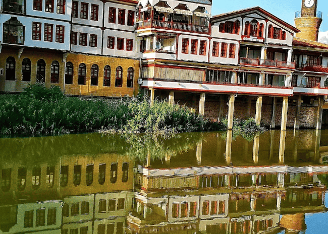 Yalıboyu Evleri | Amasya | Türkiye Gezi Rehberi