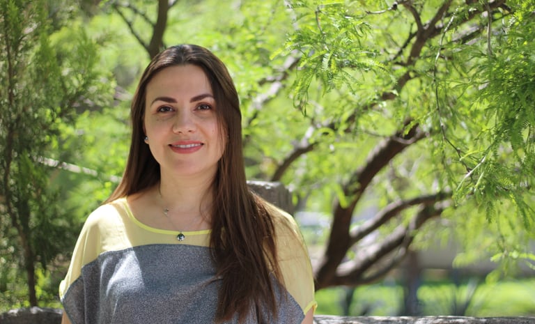 Romelia Romo especialista en bienestar holístico y aromaterapia