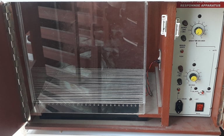 pole clamp apparatus