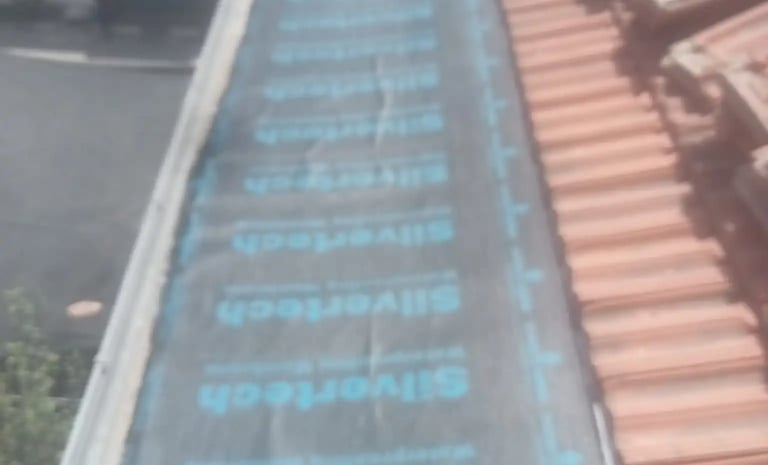 Menteşe kiremit çatı mahya tamiri