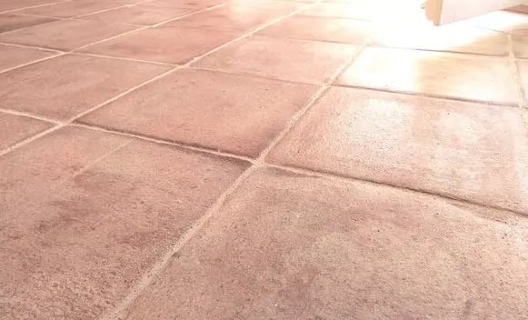 sol carreaux en terre cuite traités et cirés