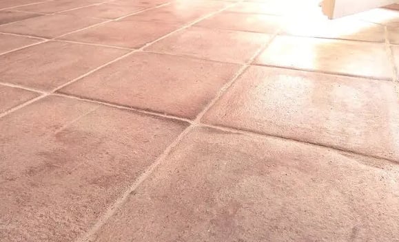 sol carreaux en terre cuite traités et cirés