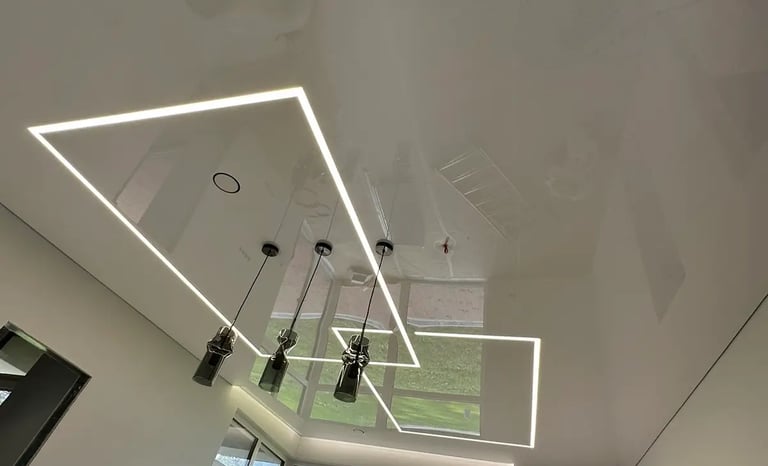 šviečiančios linijos