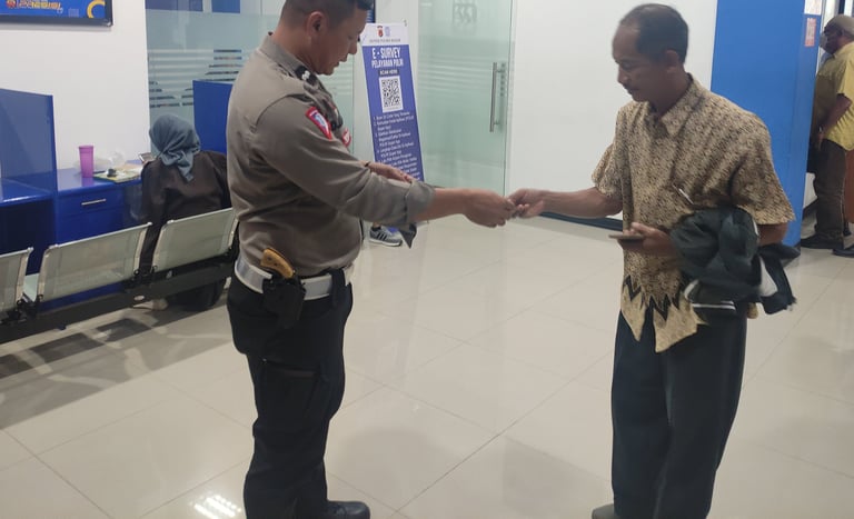 penyerahan sim di satpas polres bogor