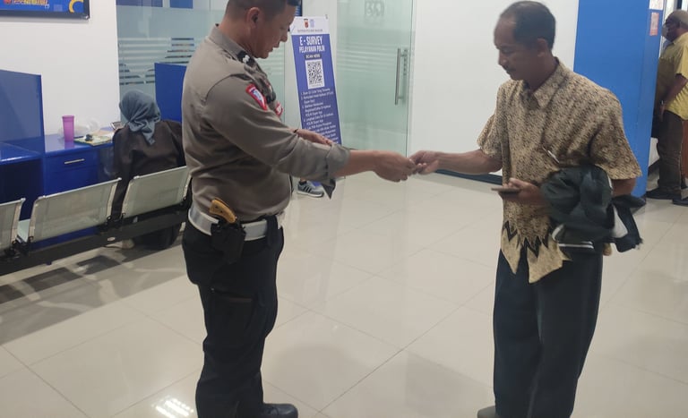 penyerahan sim di satpas polres bogor