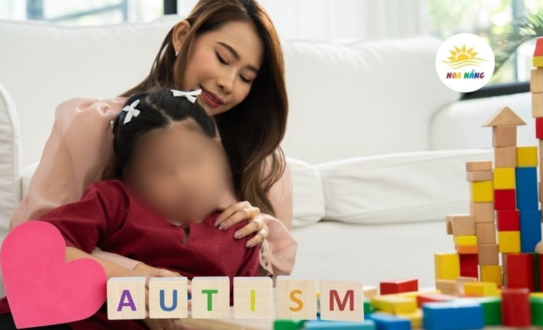 Trẻ rối loạn phổ tự kỷ (ADS) được cô giáo trị liệu cảm giác, nhận thức 1 kèm 1 tại Trung tâm