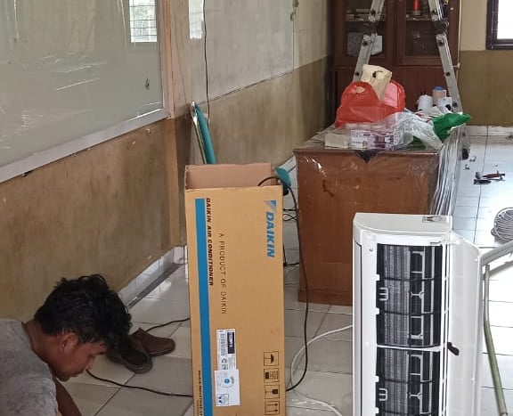 Pemasangan AC Daikin