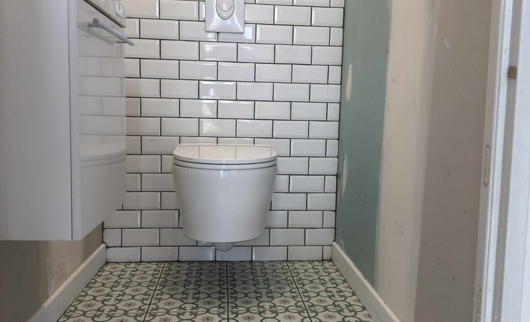 WC carrelé à Béthune fait par un artisan carreleur du Béthunois