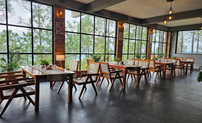 Restaurant and Cafe in Pauri