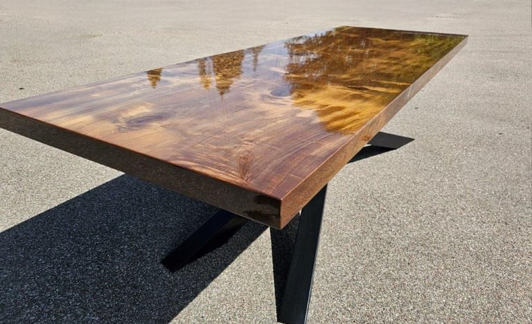 Miodowy Połysk 11 Stół z Monolitu 