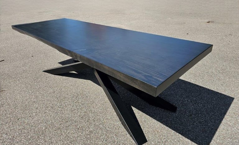 Podpalany Mat 8 Stół z Monolitu 