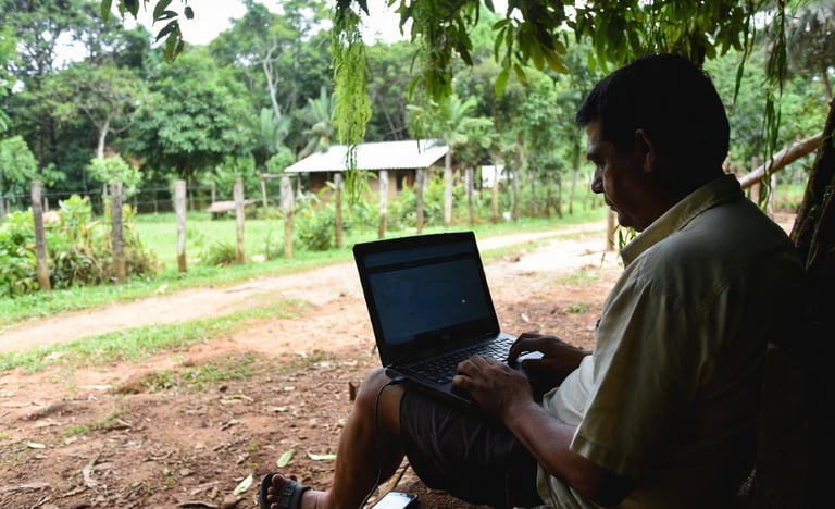Trabalho remoto 2026: produtividade total até no coração do Pantanal.