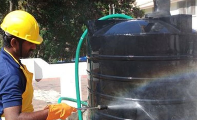 فني تصليح وسباكة منازل و كهرباء و عزل و تنظيف خزانات المياه