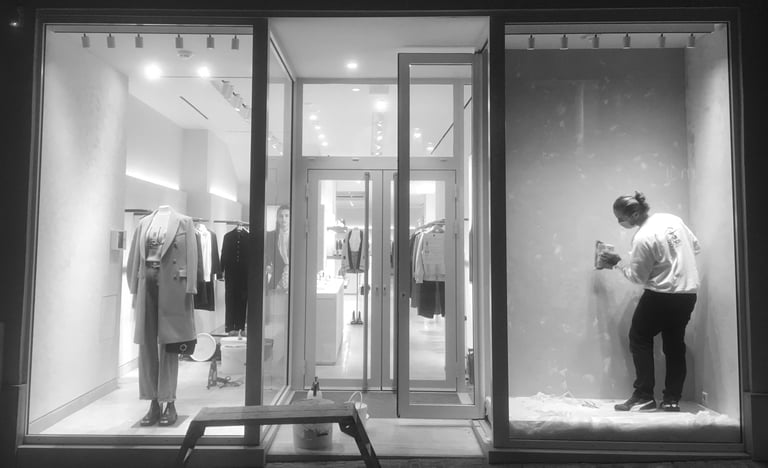 vitrine d'une boutique en enduit chaux