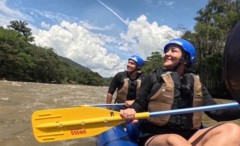 deportes ecxtremos en pareja rafting 