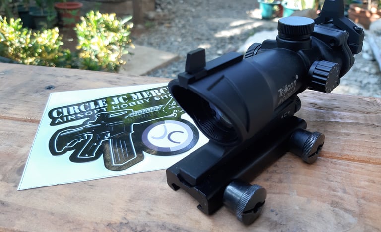 ACOG TRIJICON RED DOT