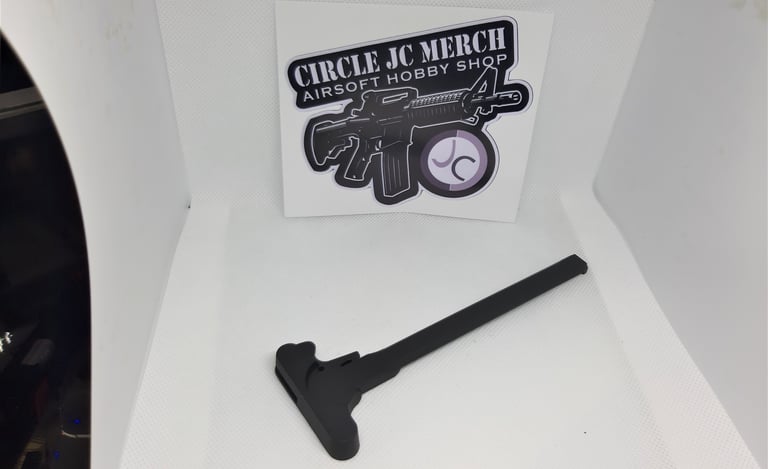 CHARGING HANDLE