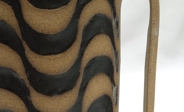 Taza Lisbon de cerámica artesanal hecha a mano en Madrid 