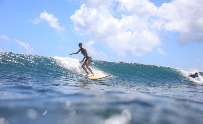 Surf in Padang Padang Beach